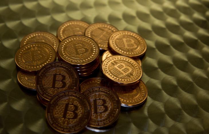 Linkiesta's tweet photo. La vera rivoluzione sono i Bitcoin o la tecnologia che c'è dietro? C’è chi dice la seconda: http://t.co/pzw8rsFiiN http://t.co/0mGJw4TbvR
