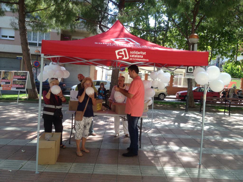SICambrils's tweet photo. #aradigues_sicambrils a la plaça Carles roig us esperem @marrocacambrils @jordi_laboria @GavaldaMarc http://t.co/oL3IRLTzTc