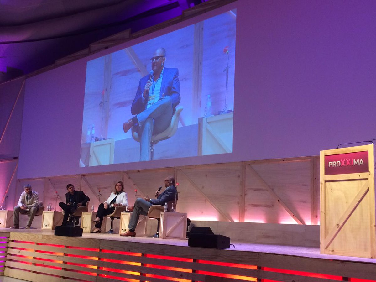 TeadsLATAM's tweet image. #ProXXima2015 panel discussion w/ @EricTourtel re: enhancing user experience &amp;amp; advertising with nonintrusive formats.