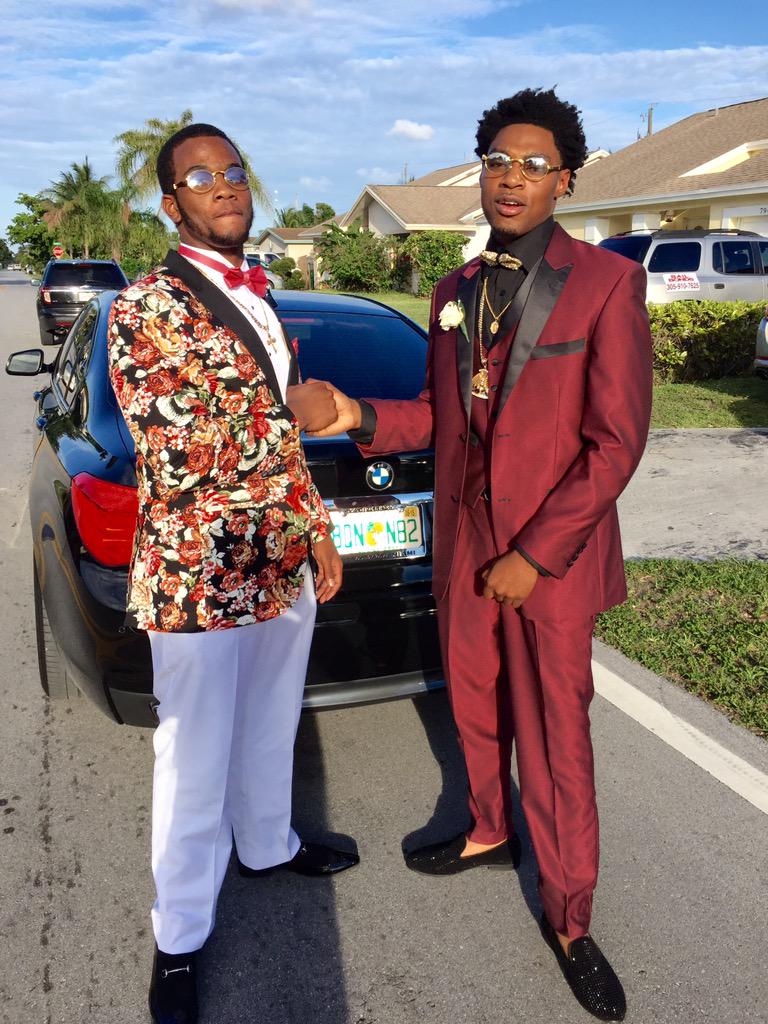 slug7911's tweet photo. Glad my niggaz ain't neva lost faith #lucci #MiramarProm2015 π₯π http://t.co/fS9s042LBQ