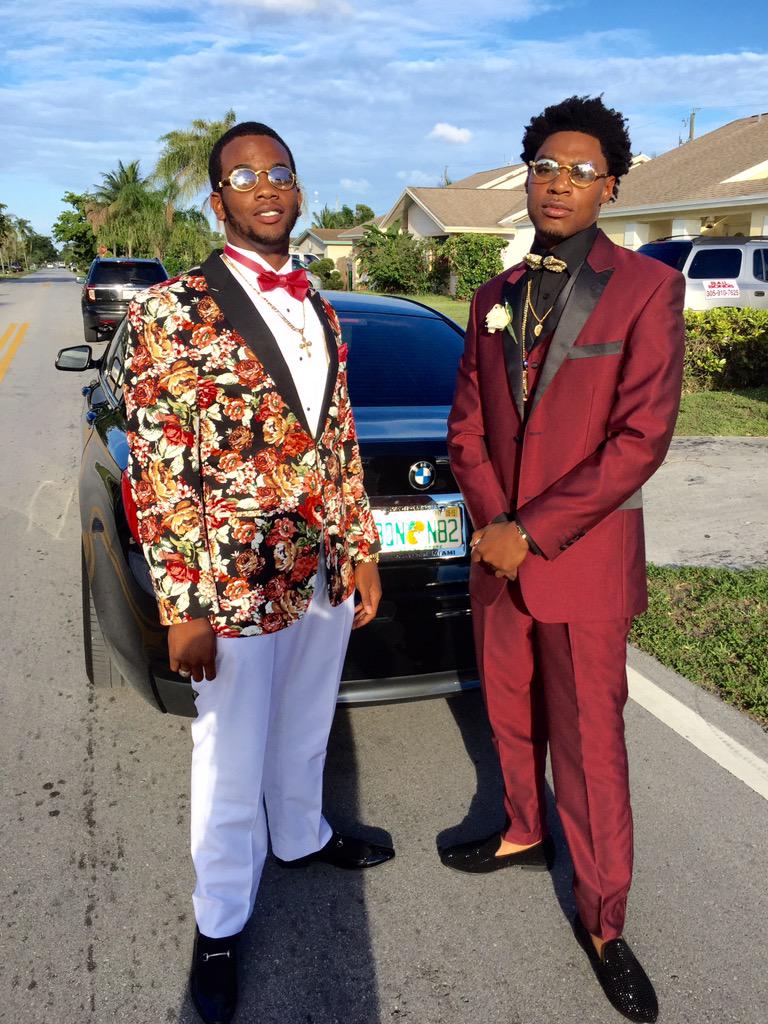 slug7911's tweet photo. Glad my niggaz ain't neva lost faith #lucci #MiramarProm2015 π₯π http://t.co/fS9s042LBQ