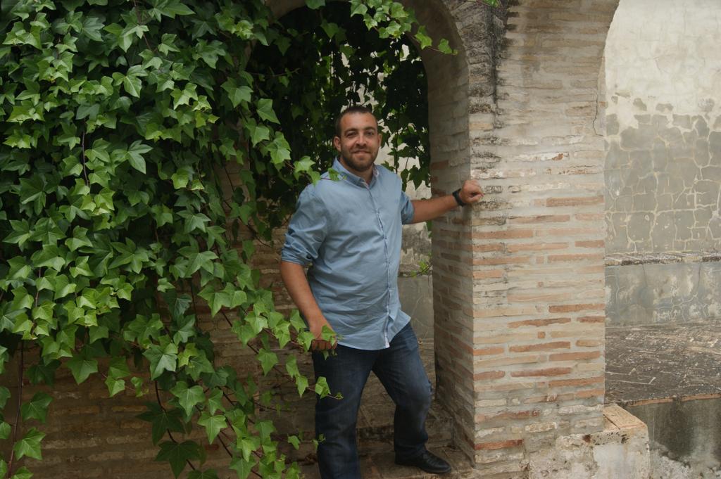 Podemosluisian's tweet photo. Por una política para el pueblo y con el pueblo #JUNTOSSUMAMOS http://t.co/HzDLAO7BJj