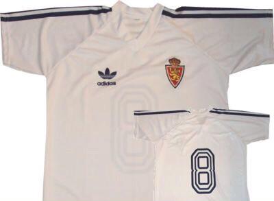 DeporAragon's tweet photo. Síguenos y haz RT a este tweet para entrar en el sorteo de una camiseta vintage del #RealZaragoza. ¡Suerte! http://t.co/5ShywzdjBf