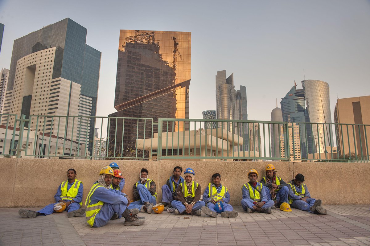 #Qatar: arrestati giornalisti BBC per inchiesta #Mondiali2022
bit.ly/1ESpZdz