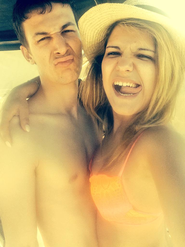 petitegiada's tweet photo. Weekend con te ❤️ http://t.co/NYRnt8feD3