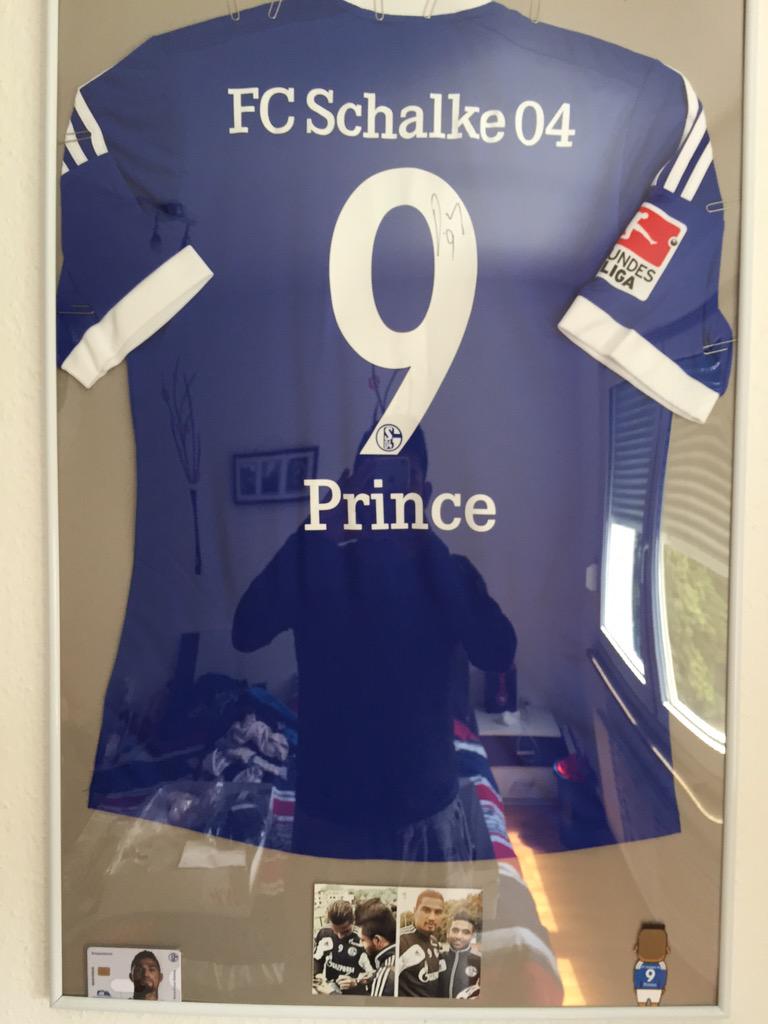 djkannallagann's tweet photo. @KPBofficial egal was komme , stolz den Namen zu tragen #Salute #princemode #truefan #mehrAlsEineMioWert ๐๐พ๐๐ http://t.co/OG9aBVrecL