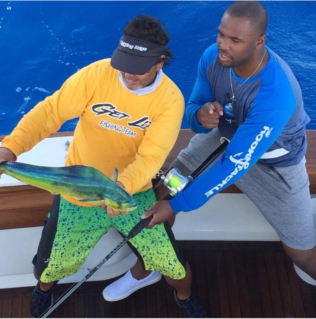 HookandTackle's tweet photo. #hookandtackle #FinsWeekend #miamidolphins #NFLlinebacker @jelanijenkins3 #StrongerTogether #finsup #fishingshirt http://t.co/euThzEX7I9
