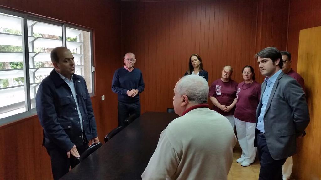 JosemiAlamo's tweet photo. Con @AlcaldeCardona @jaimeromeroc en El Sabinal conociendo actividad practicas sociosanitarias IMEF @AyuntamientoLPA http://t.co/rpOZABUIKe