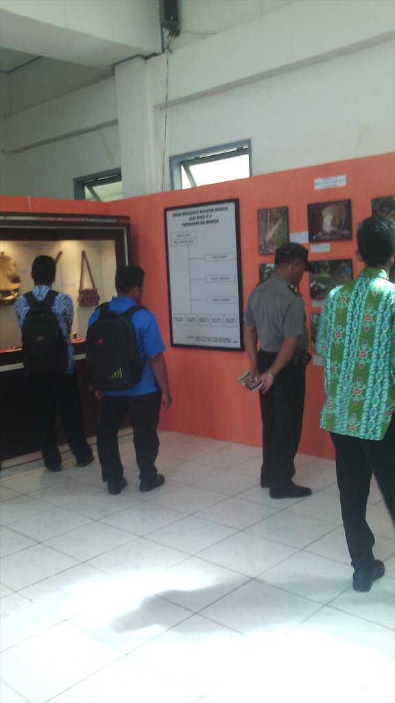 HabarAmandit's tweet photo. Yuk bajalan ke pameran perjuangan banjar di gedung perjuangan HSS 18-22 mei 2015. Cc: @BPKNegara @BuhanPahuluan http://t.co/GtS5YPXP9S