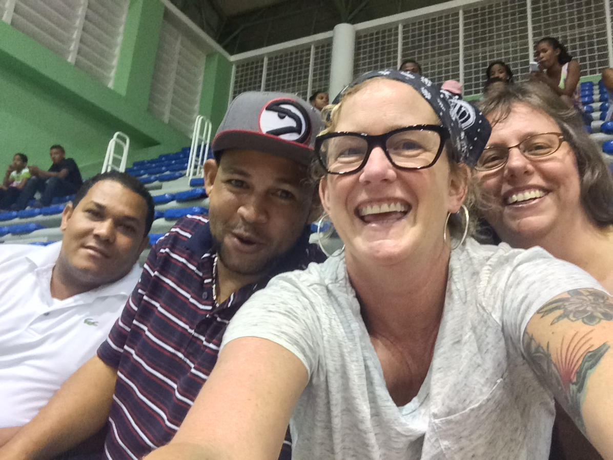 ProfJenCollins's tweet photo. Dr Fatherly and I hanging w Junior and Charlie at the local men's basketball league #jbip2015 @QueensAbroad http://t.co/vE6HrwrNhI