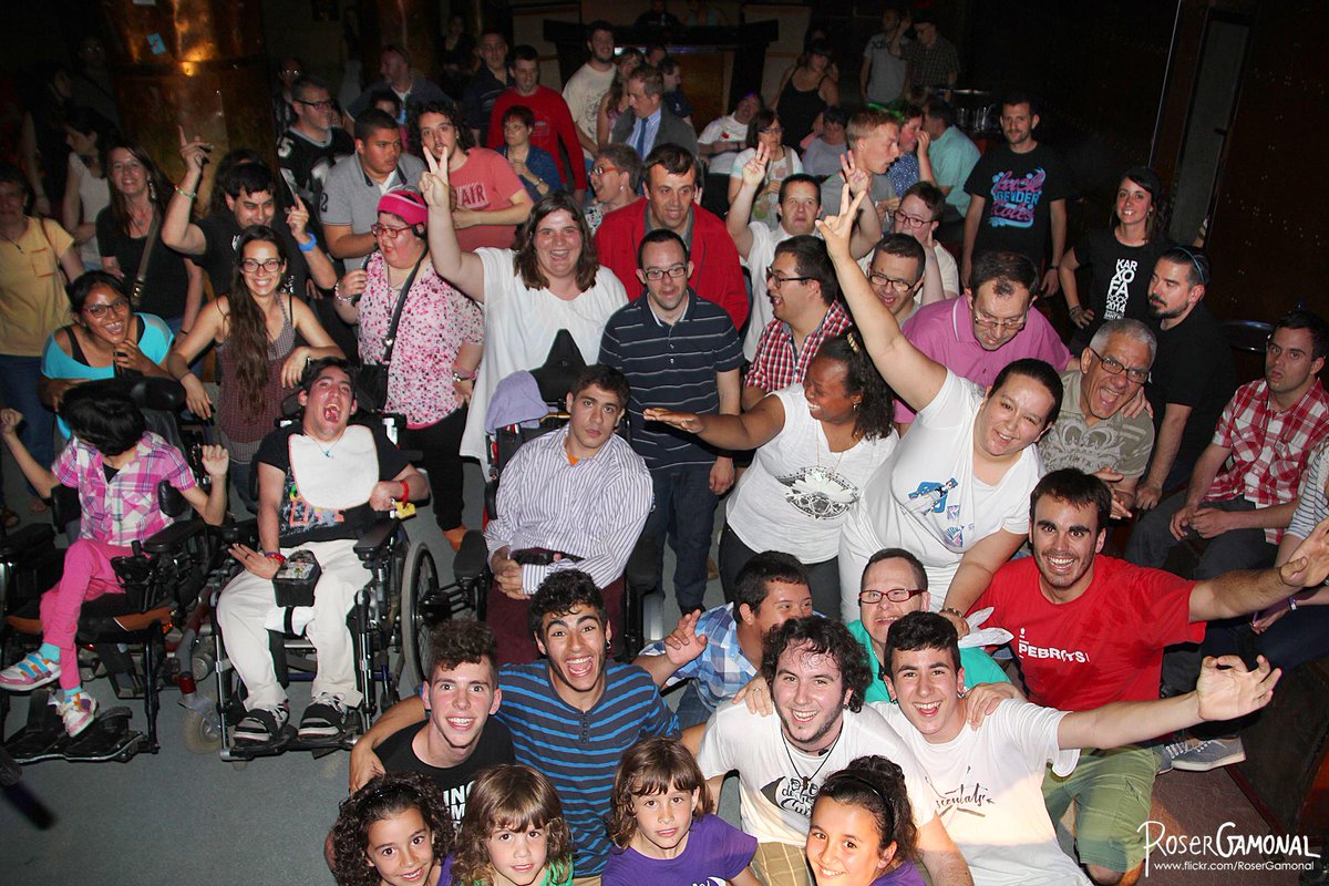 Ojo_BuenCubero's tweet photo. Foto de diumenge al @sala_salamandra amb @CasaMusicaLH @FRubricatus pel #DiscConcert , merci per ser-hi! :D http://t.co/MHTwQRTzLy