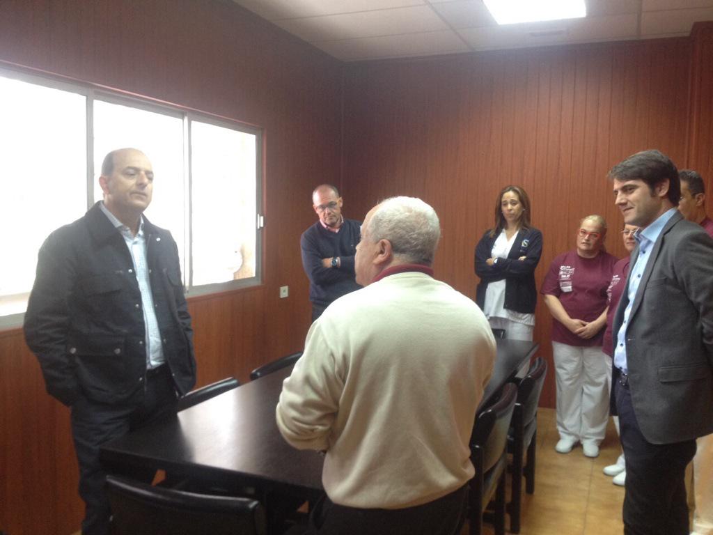 jaimeromeroc's tweet photo. Alumnos del programa #LPAcompite reciben la visita del @AlcaldeCardona durante sus prácticas en #ElSabinal http://t.co/6JTX8gjL25