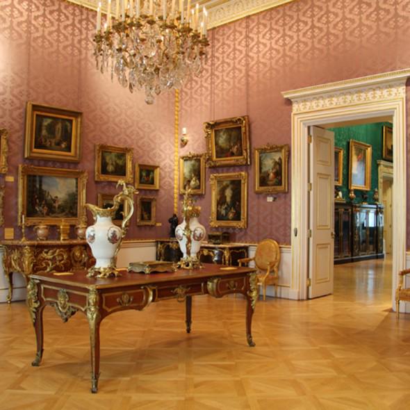 BloomsburyBooks's tweet photo. Join @BazaarUK for a #BazaarBooks talk & private view with Hannah Rothschild @WallaceMuseum: http://t.co/mo1c6PmsQw http://t.co/Li5eARZRtx