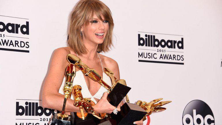 teleaudiencias's tweet photo. Taylor Swift gran vencedora de los Premios Billboard con 8 galardones. https://t.co/1nUprf87cA http://t.co/oAaEElriAO