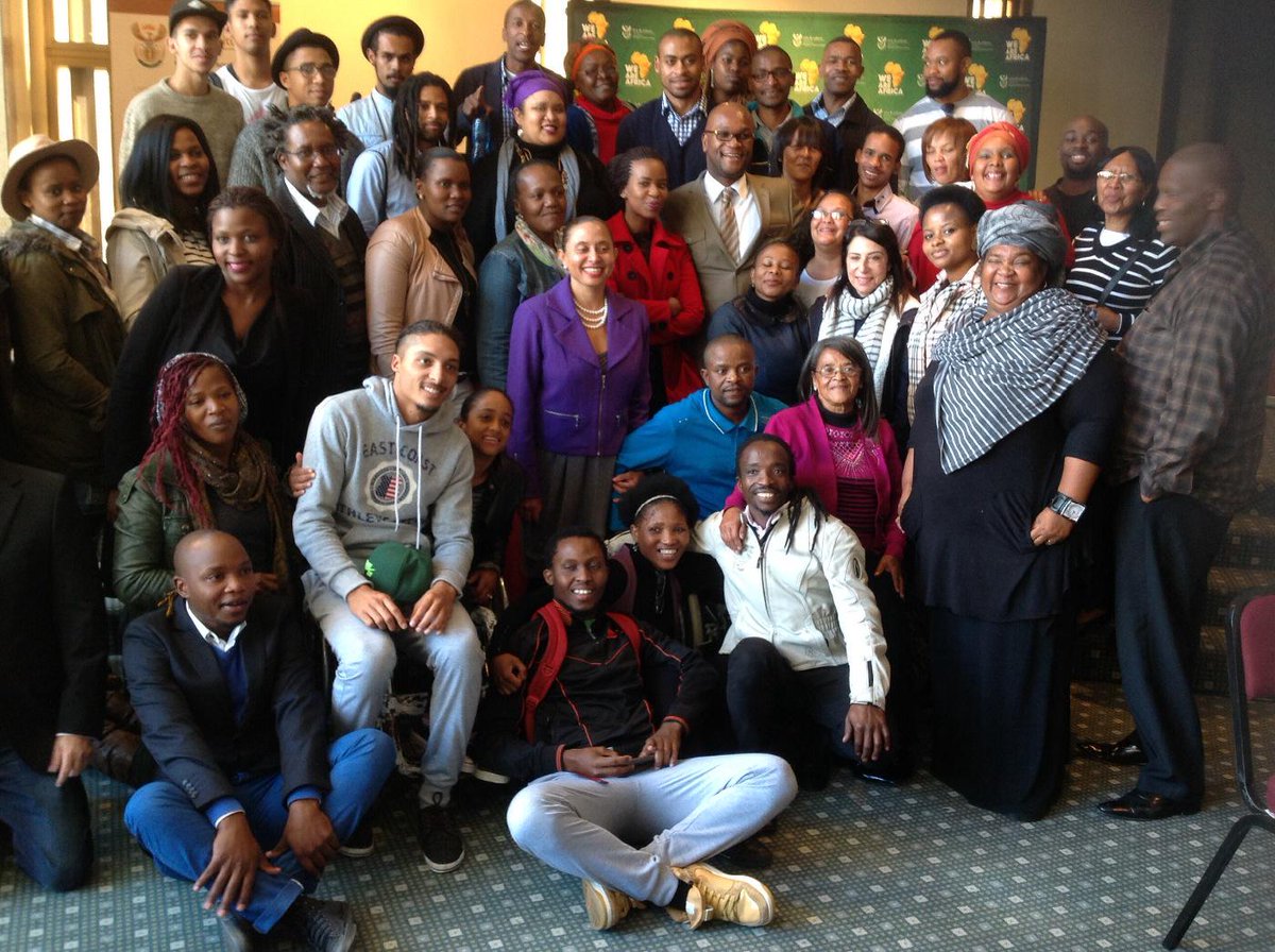 SportArtsCultur's tweet photo. NathiMthethwaSA's surprise visit to delegates @ ARTSCAPE #incubatormasterclass http://t.co/fNsXPHverO