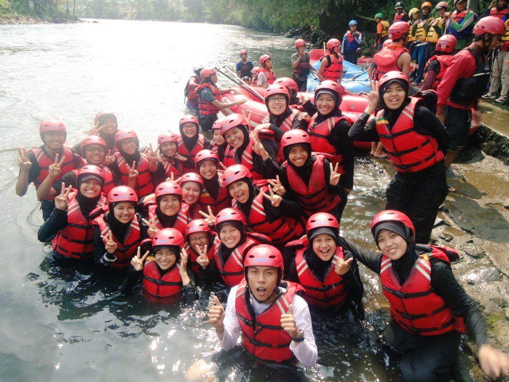 pnc_unpad's tweet photo. Rafting kemarin (17 Mei 2015) di Citarum http://t.co/CNKNHJmTRs