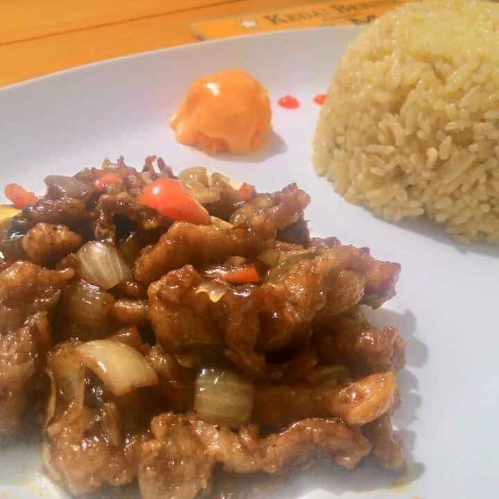 kedaiberisik's tweet photo. Ayam Goreng Mentega Rp12.000 Ayam iris dan jamur ditumis saus gurih mentega #kulinerBDG #KulinerBandung https://t.co/nfAEHUTpeg