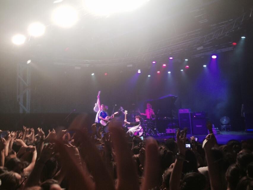 LeaveMeWithDrew's tweet photo. @TheTideItaly  #Milano #13May2015 http://t.co/KDS07Nz2yr