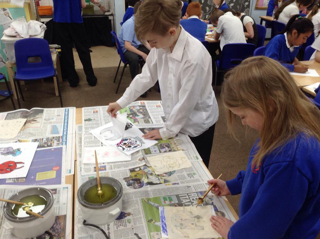 BablakeTextiles's tweet photo. Outreach at Stretton primary today. 3 sessions of Batik work! http://t.co/E4uaHSoIwV