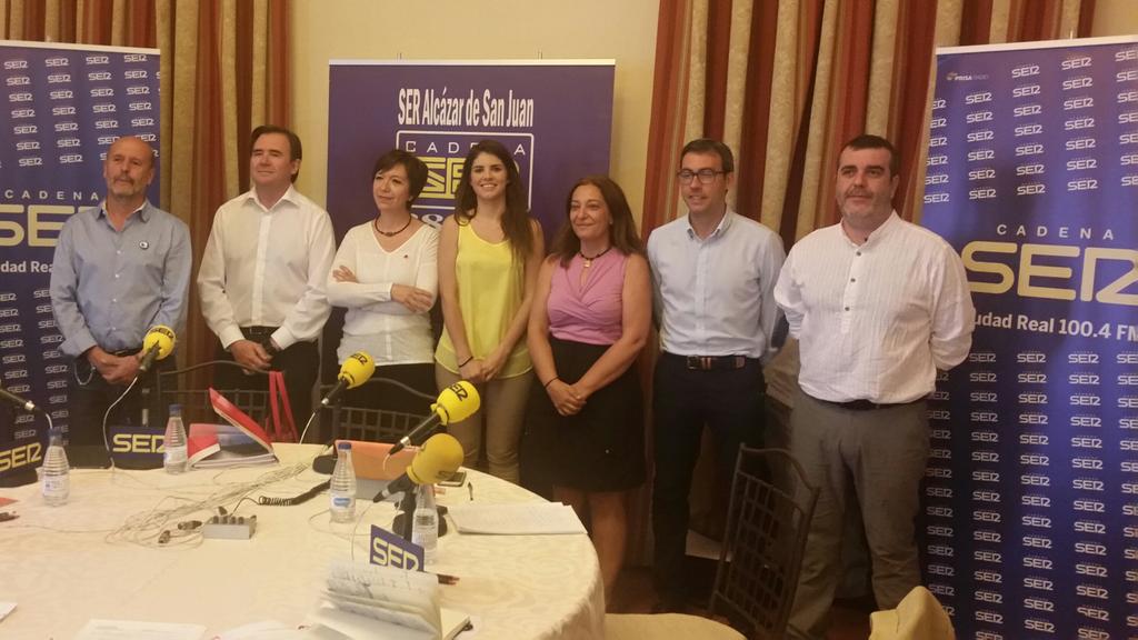 alcazarser's tweet photo. La SER hace historia. El #DebateA5enLaSER ha reunido a los candidatos a la alcaldía de Alcázar de San Juan en directo http://t.co/5u2mkp3OQX
