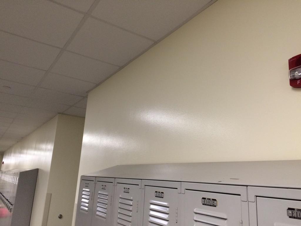 kweenmab's tweet photo. The wall is ready for our handprints 2015 🔶🔷 http://t.co/NlULD9pQjD