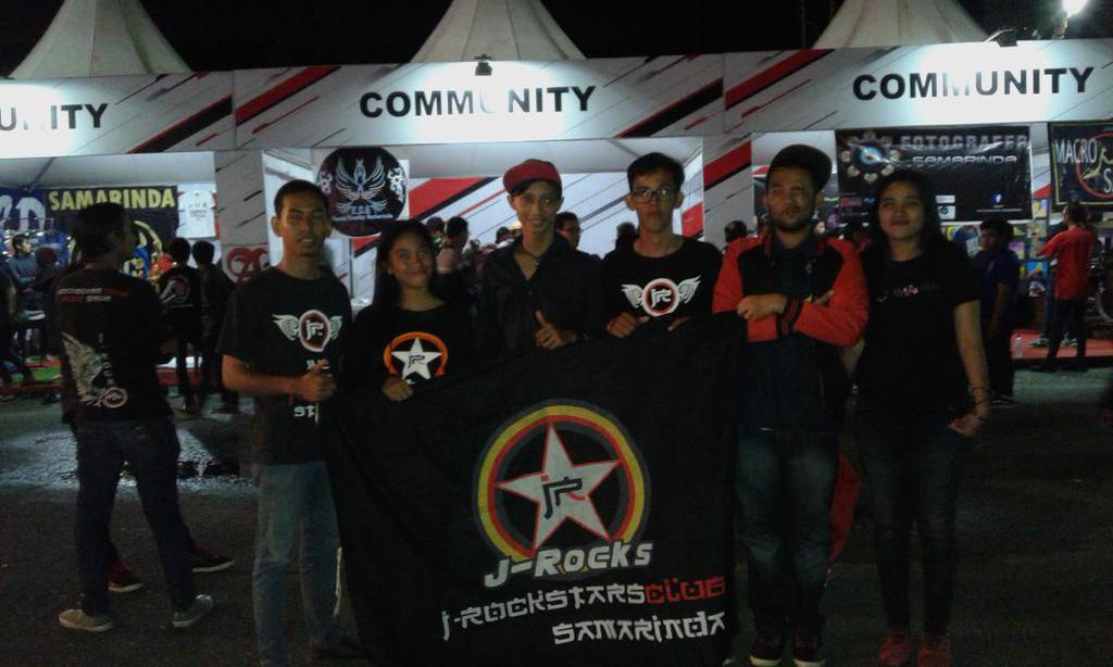 Nih kita lgi d lokasi konser <a href="/JROCKS1spirit/">J-ROCKS</a> with salah satu anggota jrs samarinda