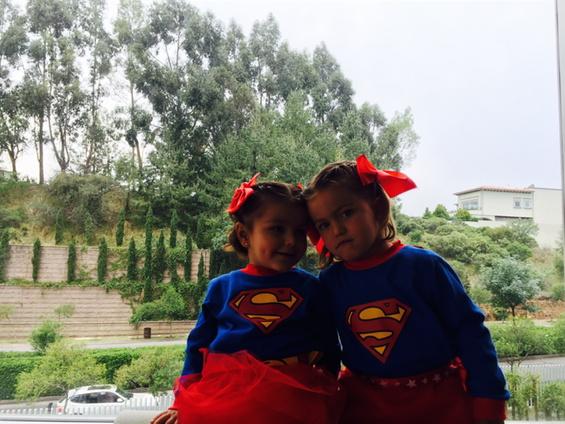 CostaMaken's tweet photo. #supergirls #happyday #alwaystogether #sisters #bestfriends #party #love #misniñas #sontodo! http://t.co/wkQgmkMhqA