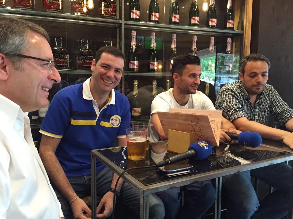 DMQLive's tweet photo. ¡Hoy tenemos #Desmarcados de lujo en @BogaSevilla con @samuelsonsilva y @PacoPepeOrtega! http://t.co/DlpkzJ49w2 http://t.co/1zyNUwXOG3