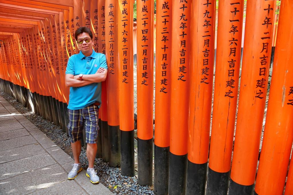 BobWillyBudiono's tweet photo. #bellinijapantour Gaya Boss Yakuza sedang menunggu setoran... http://t.co/ulkfsuiZqU
