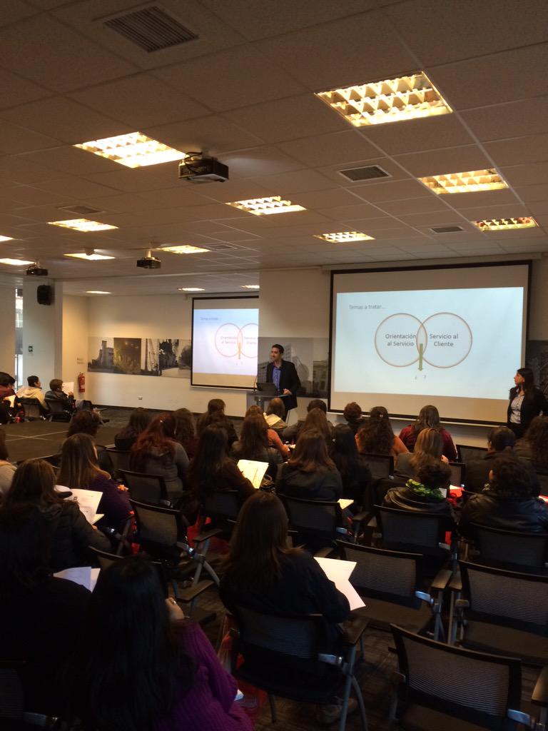 ExrayCG's tweet photo. Ya comenzamos la capacitación de Orientación al Servicio para la Fundación Integra. http://t.co/BuZWWn9KJO