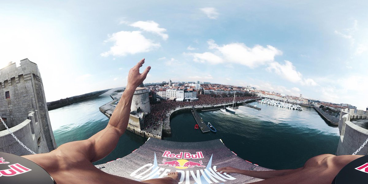 What a weekend! Yesterday we had this little diving contest with <a href="/mattrunks/">Mattias Peresini</a> . #RedBullCliffDiving #GearVR