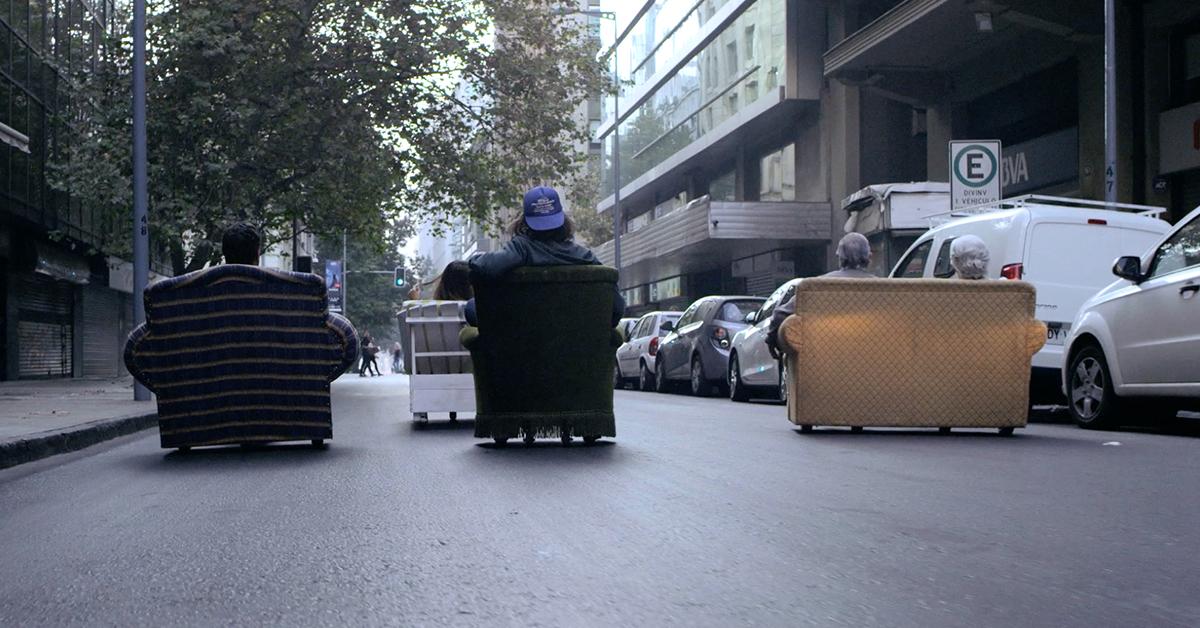 CompraSentado's tweet photo. En unas horas regalamos los sillones. Sube tu foto comprando sentado,con el #CompraSentado para participar. http://t.co/o2VrAvv7db