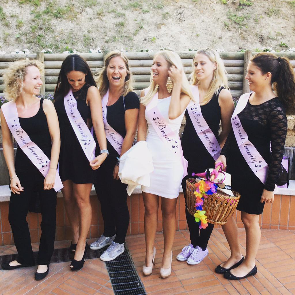 HotelPresidentL's tweet photo. Dopo un addio al celibato dello sposo, anche la sposa ha voluto festeggiare l'addio al nubilato all'hotel President!😀 http://t.co/mW3JRoLrRB