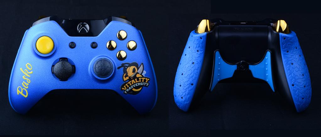 BC_deutschland's tweet photo. #BCGear of the Day. X1 Titanium Midnight mit Fragversity-Badge + GT+ BC Grips und Custom Chrom Gold. Was meint ihr ? http://t.co/TmTFaR4JNg