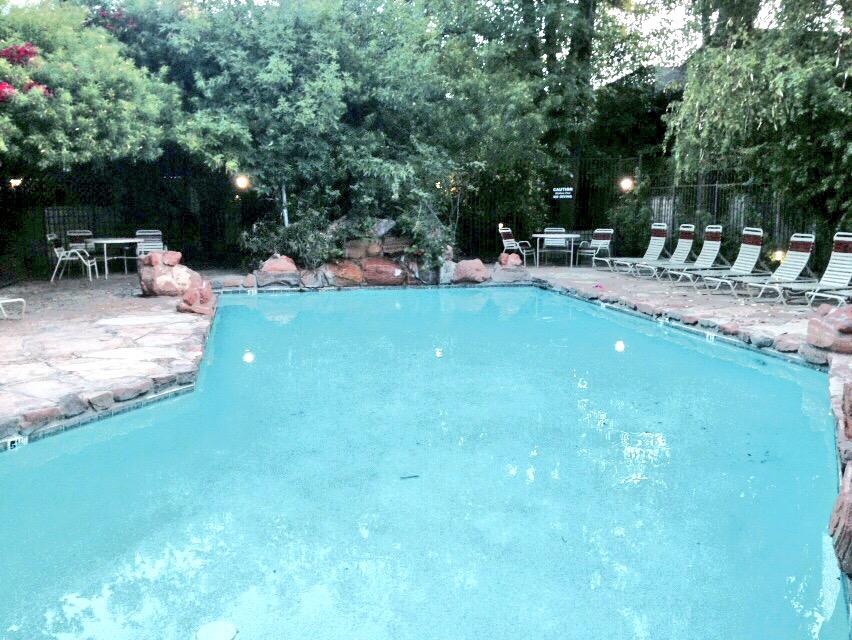 jasminebarta's tweet image. Swimming on a Monday morning at 5am... I must have graduated college. #nomorehomework 😍