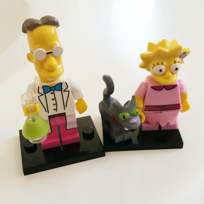 OMG j'ai craqué je les veux tous ! #simpsons #simpsonsworld #lego #legosimpson #lisa #frink #minifigurine