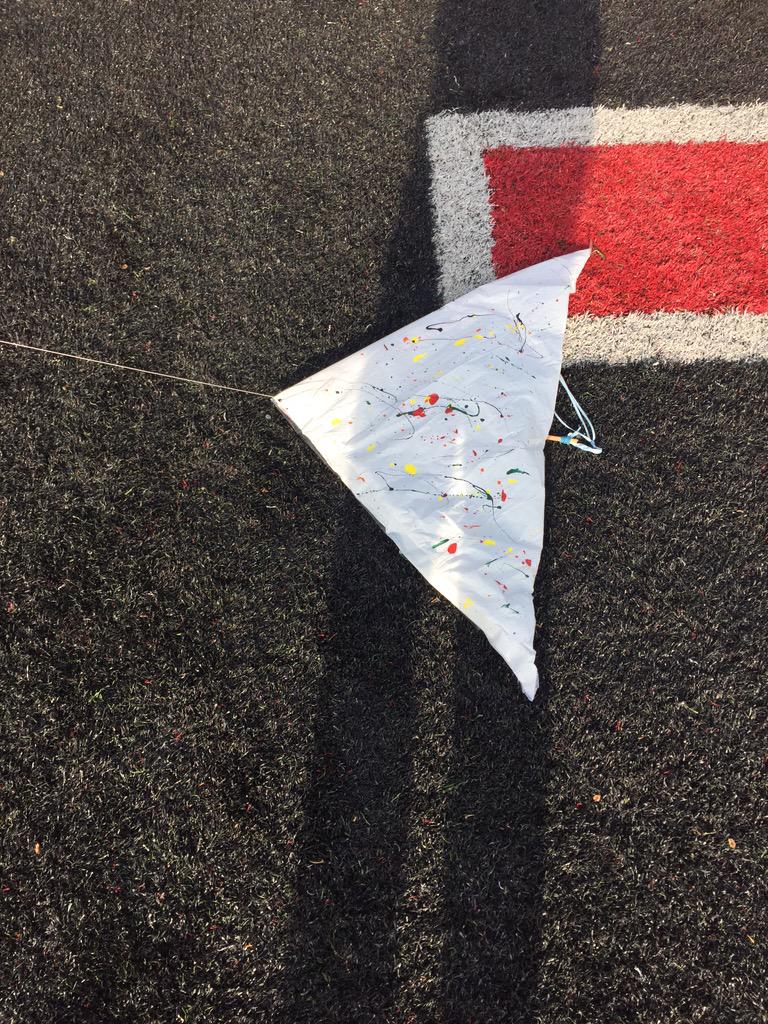 ndirdamtl's tweet photo. Kite flying in Rm 214. #proud #needabreeze #geometryinlife http://t.co/zorm0DhZRa