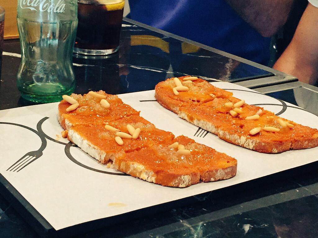 DMQLive's tweet photo. Comida y atención excepcionales en @BogaSevilla. Si estás por la Buhaira... ¡pásate por el 13! http://t.co/DlpkzJ49w2 http://t.co/rEL0NqODjO