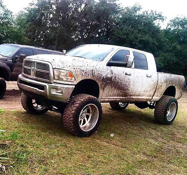 TrucksBadass's tweet photo. RT Dodge FAV Gmc http://t.co/bZaunM5e5f