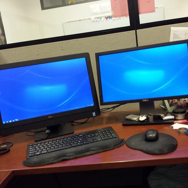 BethYoung82's tweet image. New computer at work day! #wirelesskeyboard #wirelessmouse #notower #dell #workcomputer #w… ift.tt/1HpN3Y6