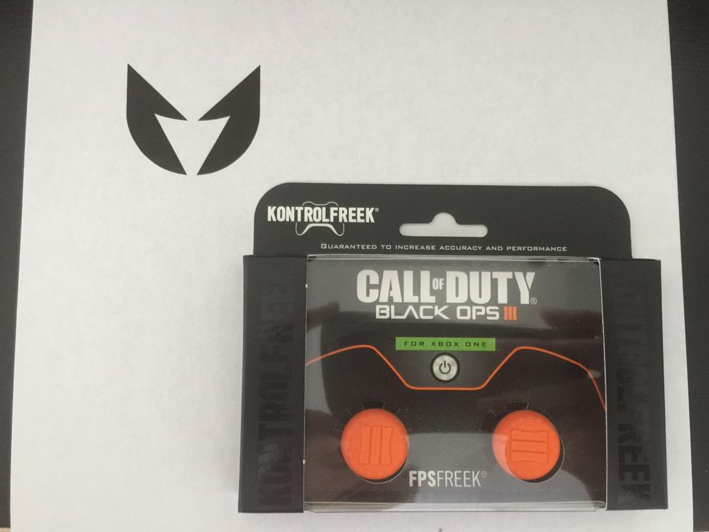 urev_media's tweet photo. #Giveaway it's time to giveaway these #BlackOps3 FPSFreeks by @KontrolFreek ! Fav &amp; Retweet to enter! Ends Friday! http://t.co/mTfAOPHI3x