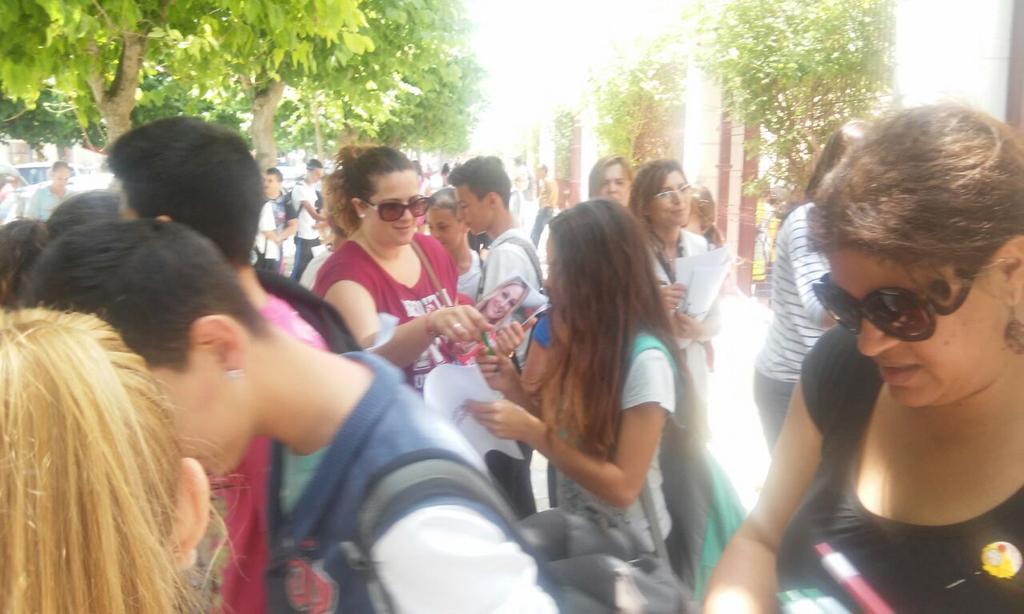 CepJSACadiz's tweet photo. @JSAChipiona explica sus propuestas y las de @marianaval2015 para los jóvenes de #Chipiona #VotaPSOE #VotaMaríaNaval http://t.co/SFo1cc0faK