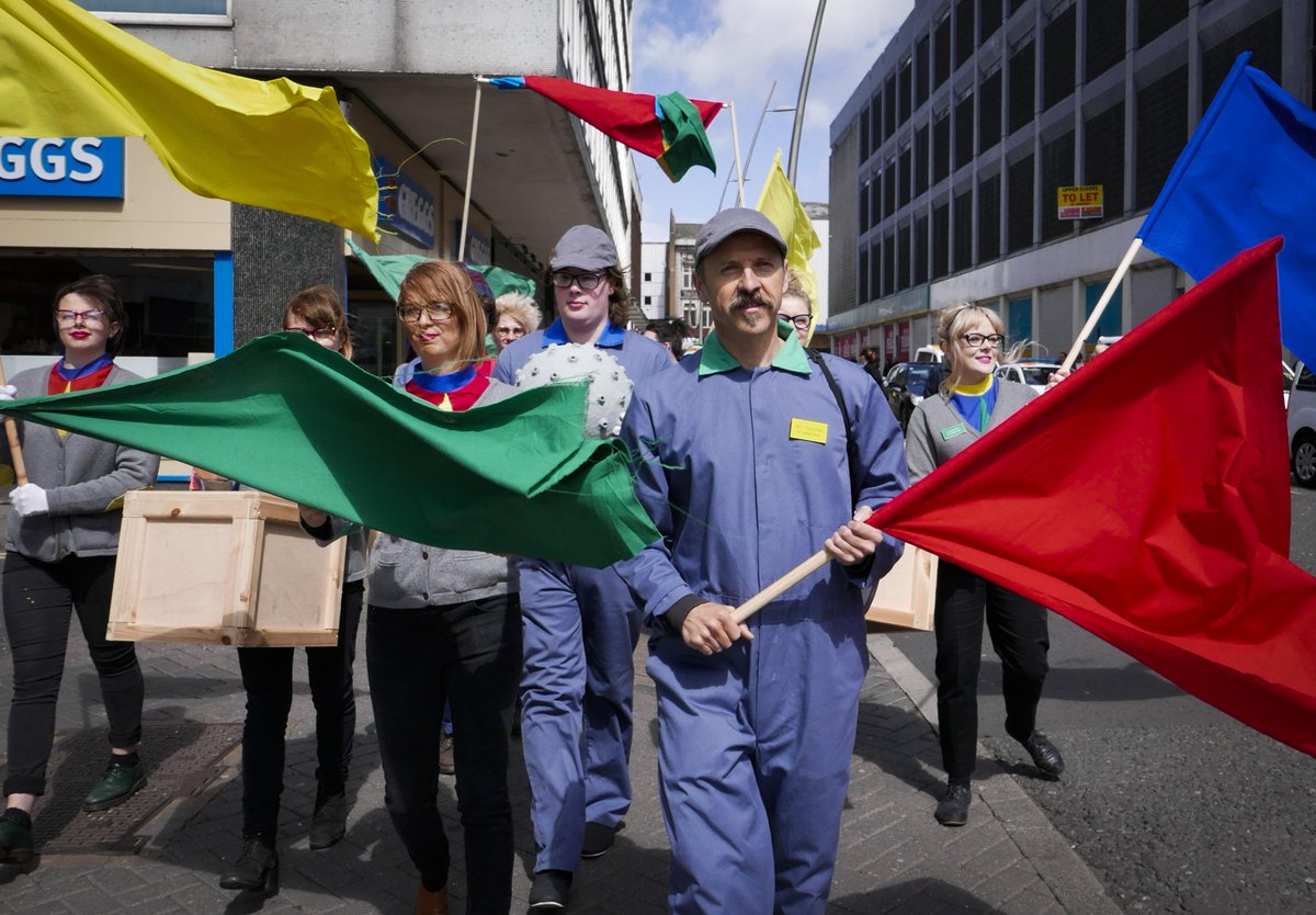 markpinderphoto's tweet photo. @WalkerBromwich Art Lending Library parade in Sunderland last Saturday. @Artyoucanborrow @NGCAsunderland http://t.co/uA9tQH2WEb