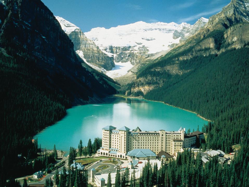 CNTraveler's tweet photo. Happy #VictoriaDay! Heading to Canada soon? Here's where to stay while you're there http://t.co/ciBh9KOcdZ http://t.co/QZBotLzihH
