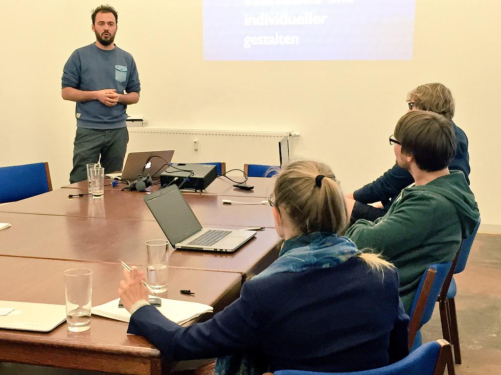 SpinLabLeipzig's tweet photo. Time for pitch training! @conbox_tv @Merolt_GHP @Ekoio_Info @Preparo1 #spinlab http://t.co/O5UBdXmD2p