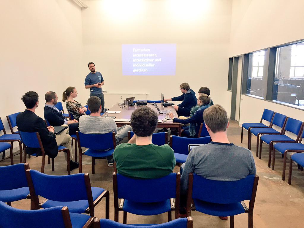 SpinLabLeipzig's tweet photo. Time for pitch training! @conbox_tv @Merolt_GHP @Ekoio_Info @Preparo1 #spinlab http://t.co/O5UBdXmD2p