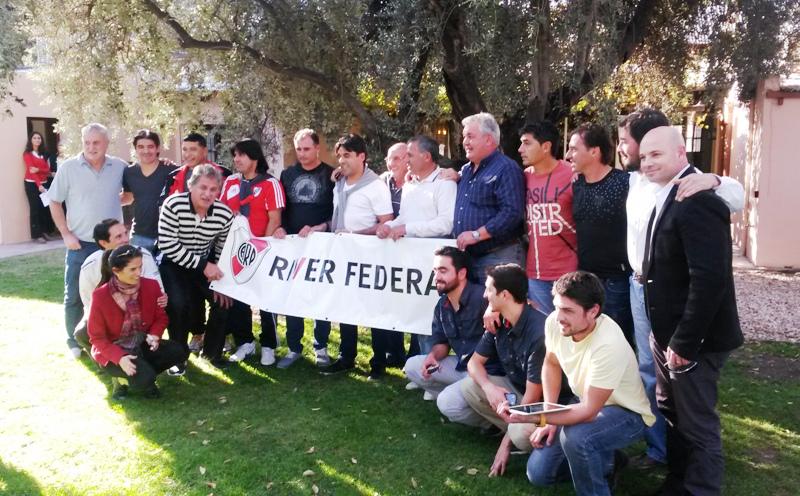 Gustavo Flores-Bazán (@gfloresbazan) on Twitter photo Bodega La Rural recibió a las glorias de #RiverPlate vinosybuenvivir.com.ar/actualidad/bod… Vía <a href="/vinosybuenvivir/">Vinos y Buen Vivir</a> Bodega La Rural recibió a las glorias de #RiverPlate vinosybuenvivir.com.ar/actualidad/bod… Vía <a href="/vinosybuenvivir/">Vinos y Buen Vivir</a>