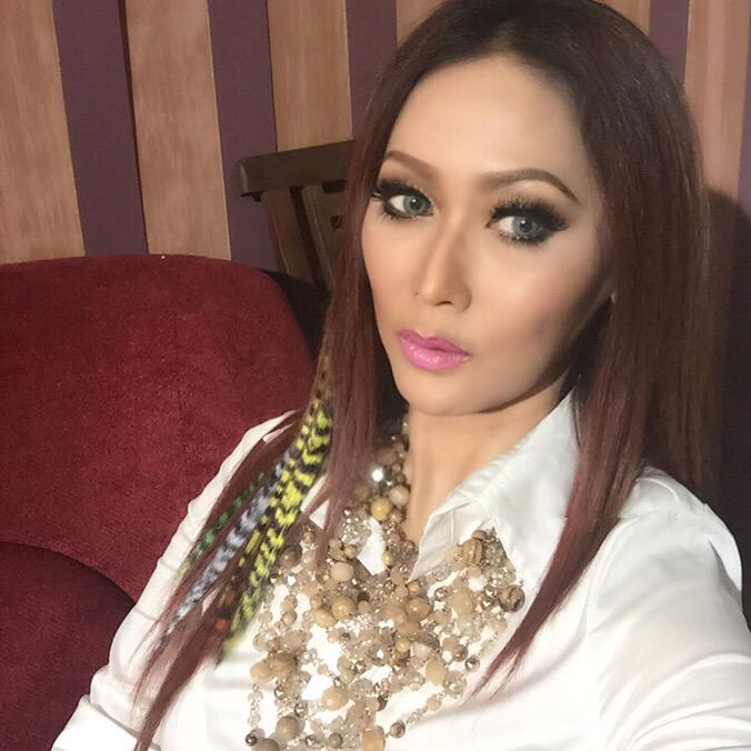 daratista_inul's tweet photo. Bismillah pertaruhan mentor .... Mohon dukungannya yah 🙏🏻🙏🏻🙏🏻 http://t.co/9I9No6Skvv