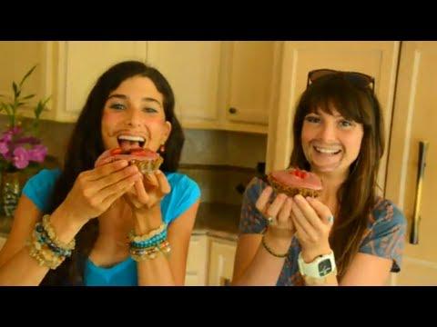 Kristina &amp; Megan Make Raw Love Pies! vid.staged.com/xavp #rawfood #health