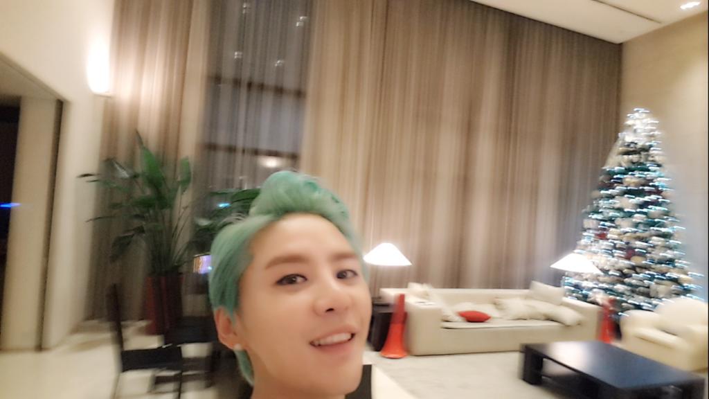 1215thexiahtic's tweet photo. 까꿍! http://t.co/lw0B9GLeBo